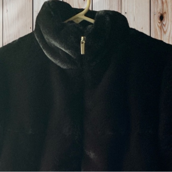 ZARA BLACK FAUX FUR CROP JACKET SIZE SMALL - Picture 4 of 8